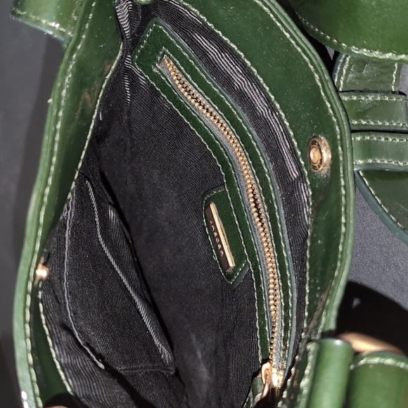 Jaeger Elegant Olive Green Patent Leather Shoulder Bag. - Picture 7 of 13